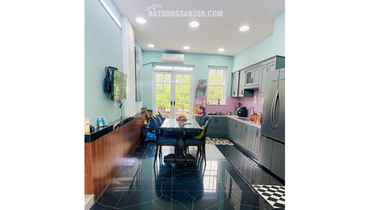 Nhà phố 4 tầng, hàng xóm Vạn Phúc - 68m2 – Nhỉnh 10 tỷ - Đường 10m – Ôtô dậu trước nhà